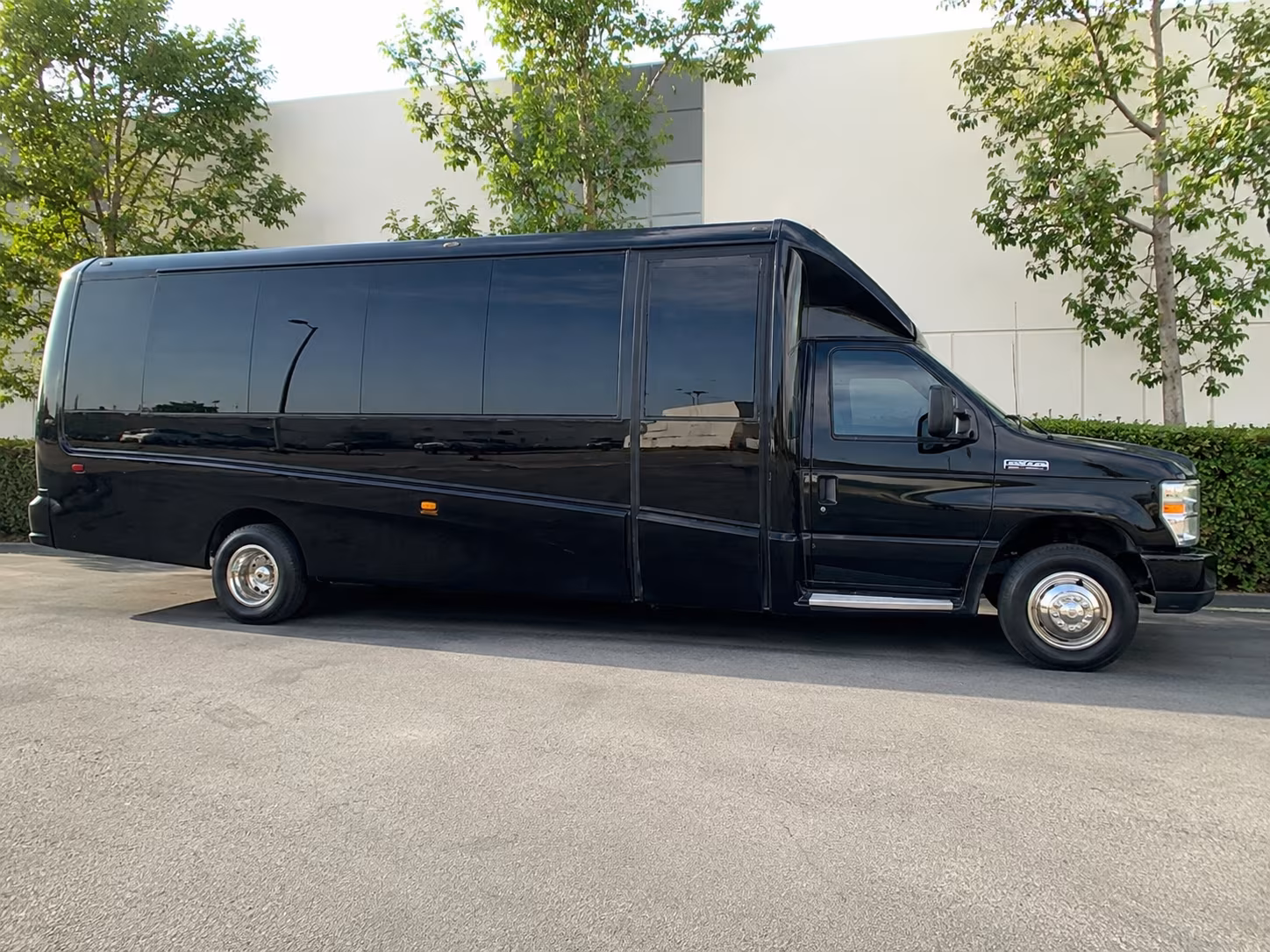 shuttle your guests between mcallen hotels and edinburg venues with ease